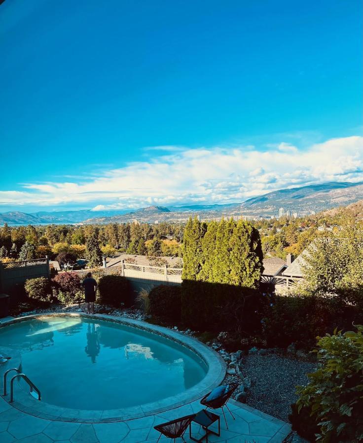 A Vista Villa Couples Retreat Келоуна Экстерьер фото